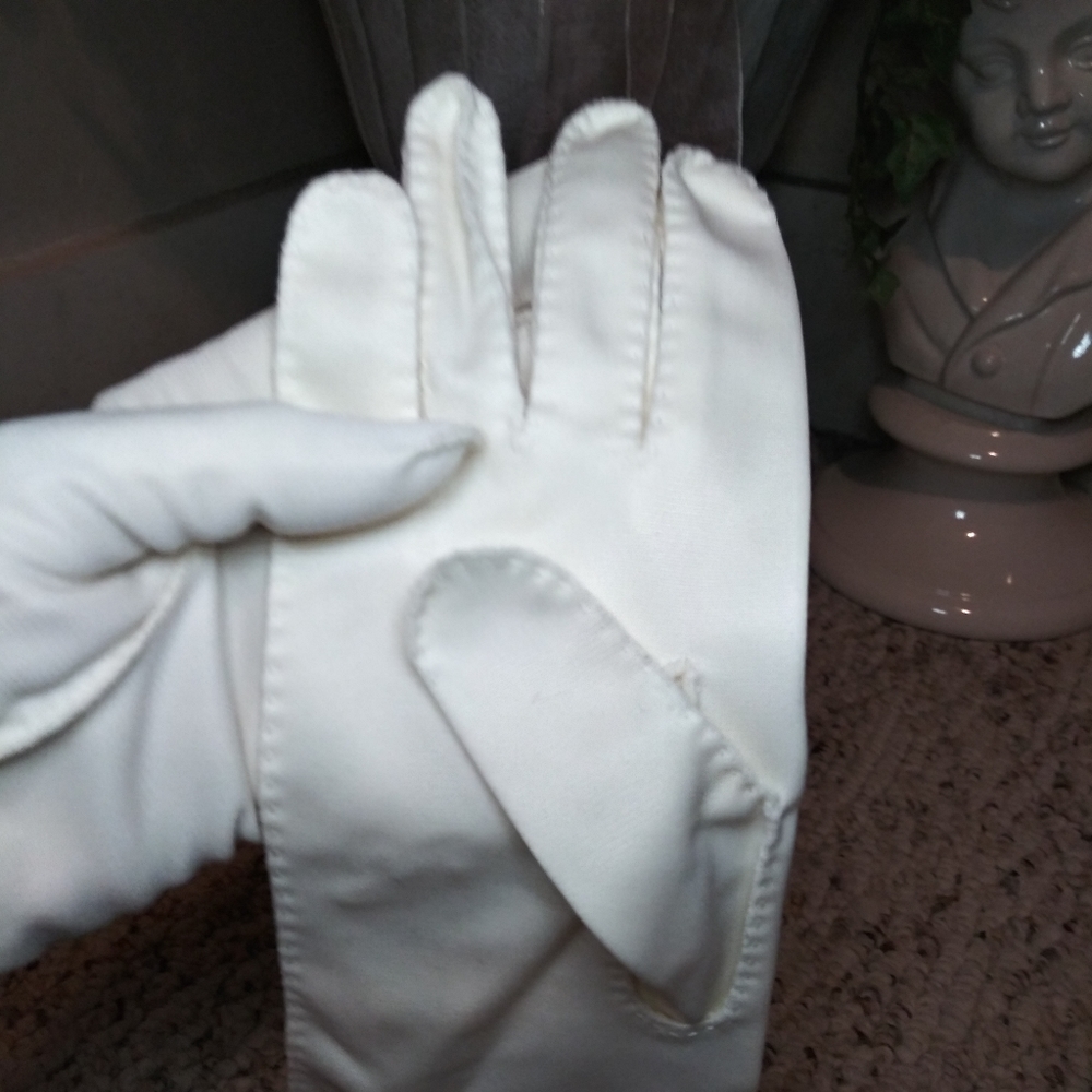 Vintage 1950's Shalimar Handmade Ivory Embroidered Opera Gloves - Picture 9 of 13